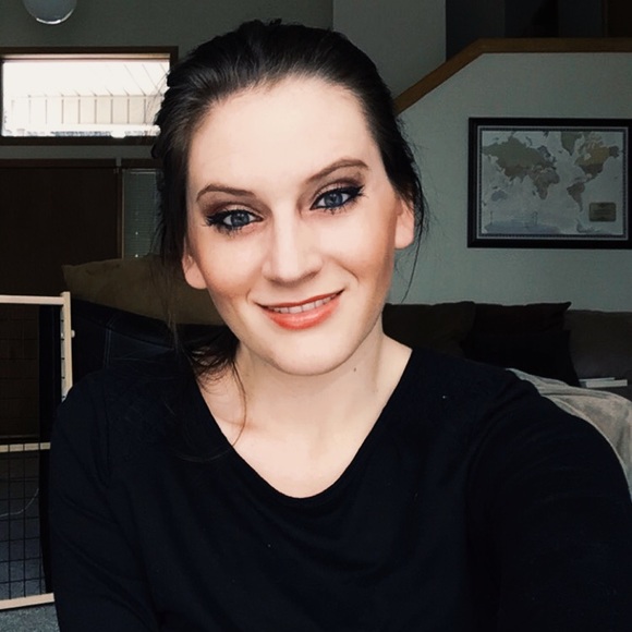 Meet your Posher, Carlie - Picture 1 of 1